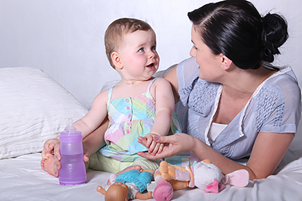 How does parenting style affect development in infants with a visual